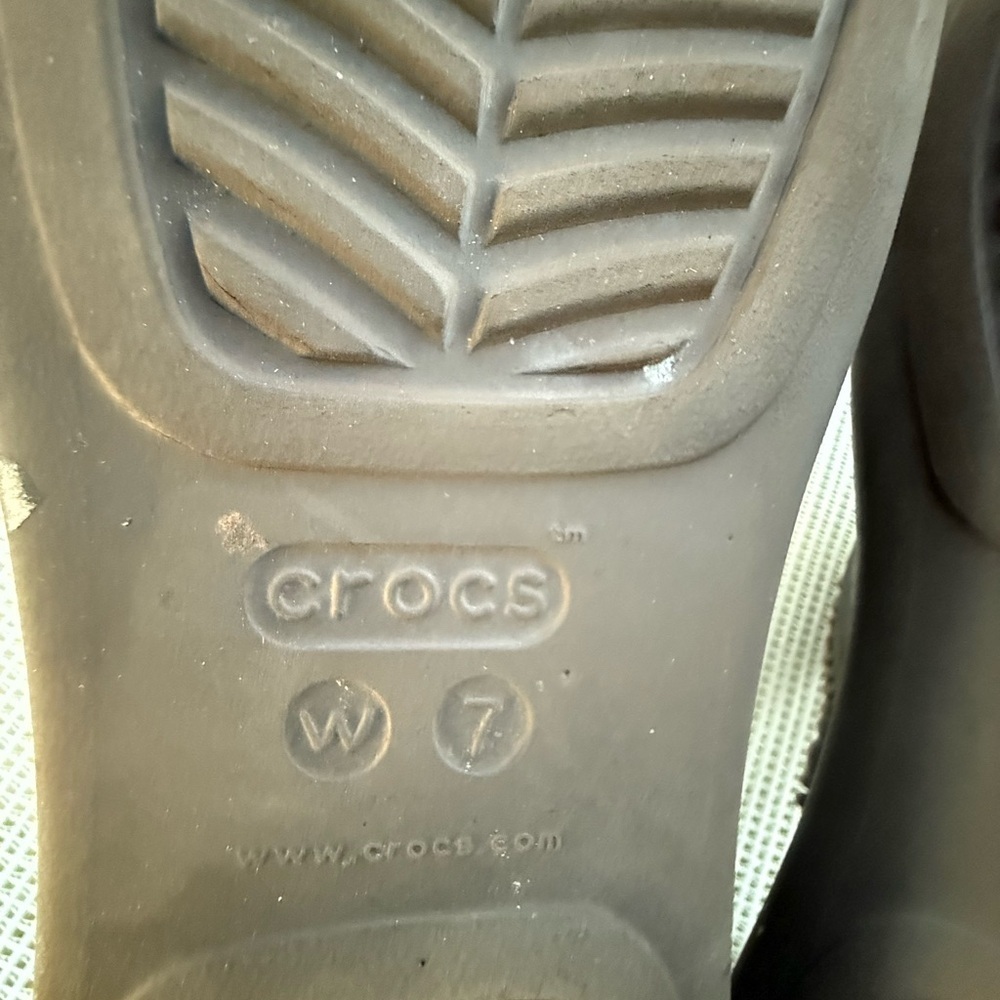 Crocs dual confort W7 Brown Embellished Women's Sandals - Picture 7 of 7